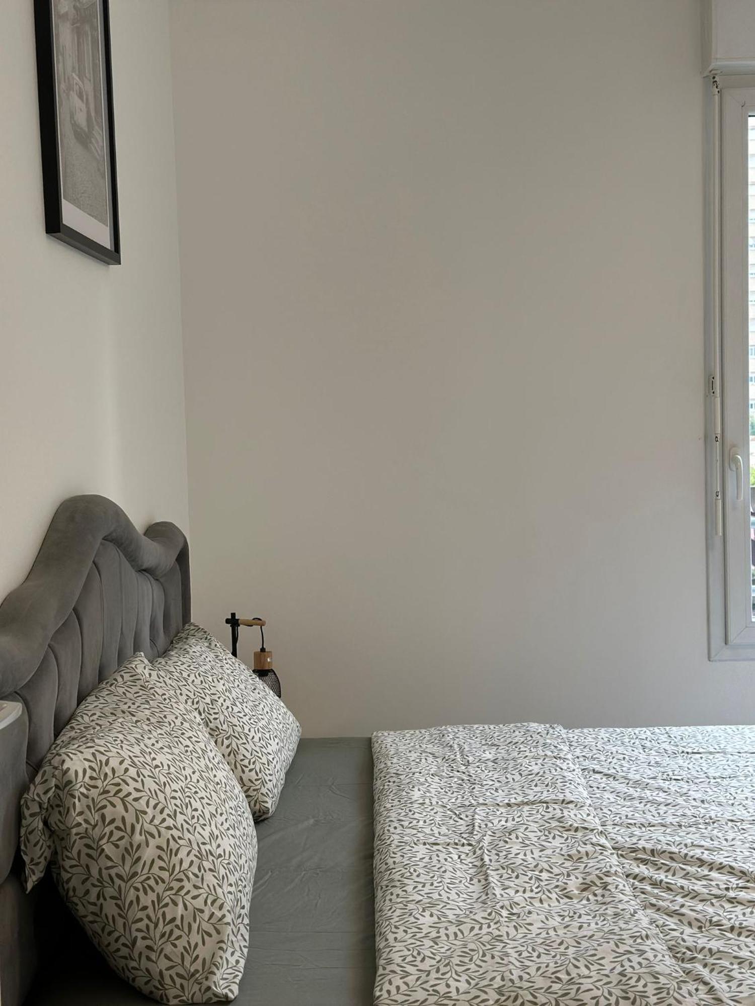 Sri-Indo Bobigny Paris Apartment Exterior photo